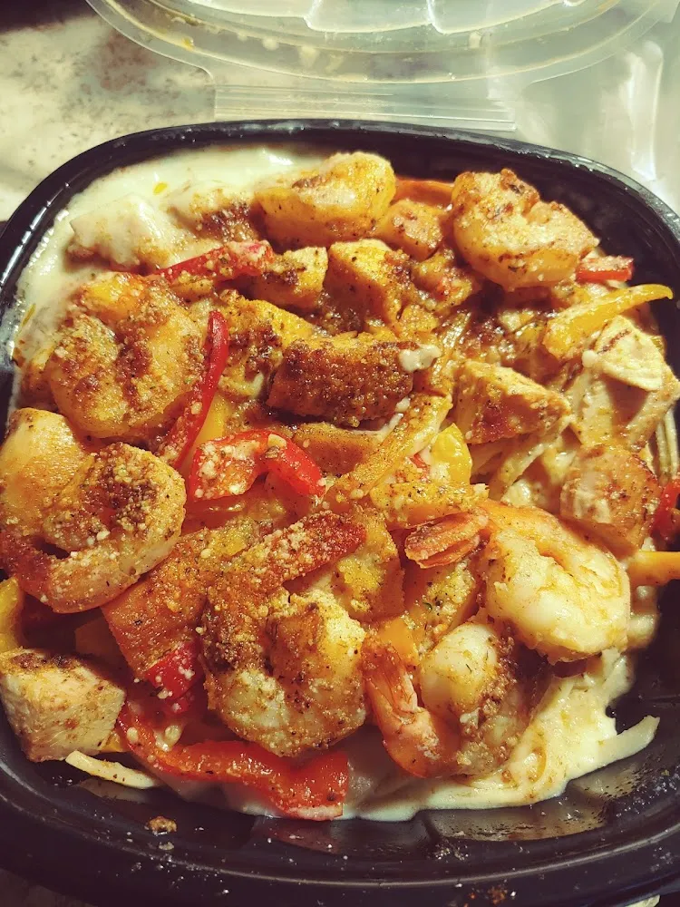 Chicken Alfredo Add Shrimp and Peppers
