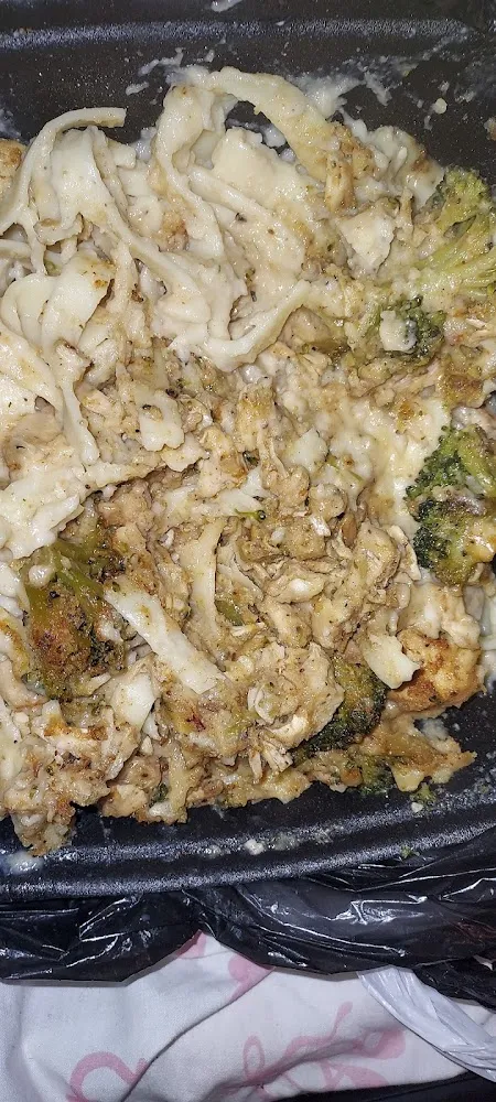 Nasty a Chicken with Broccoli and Shrimp Alfredo